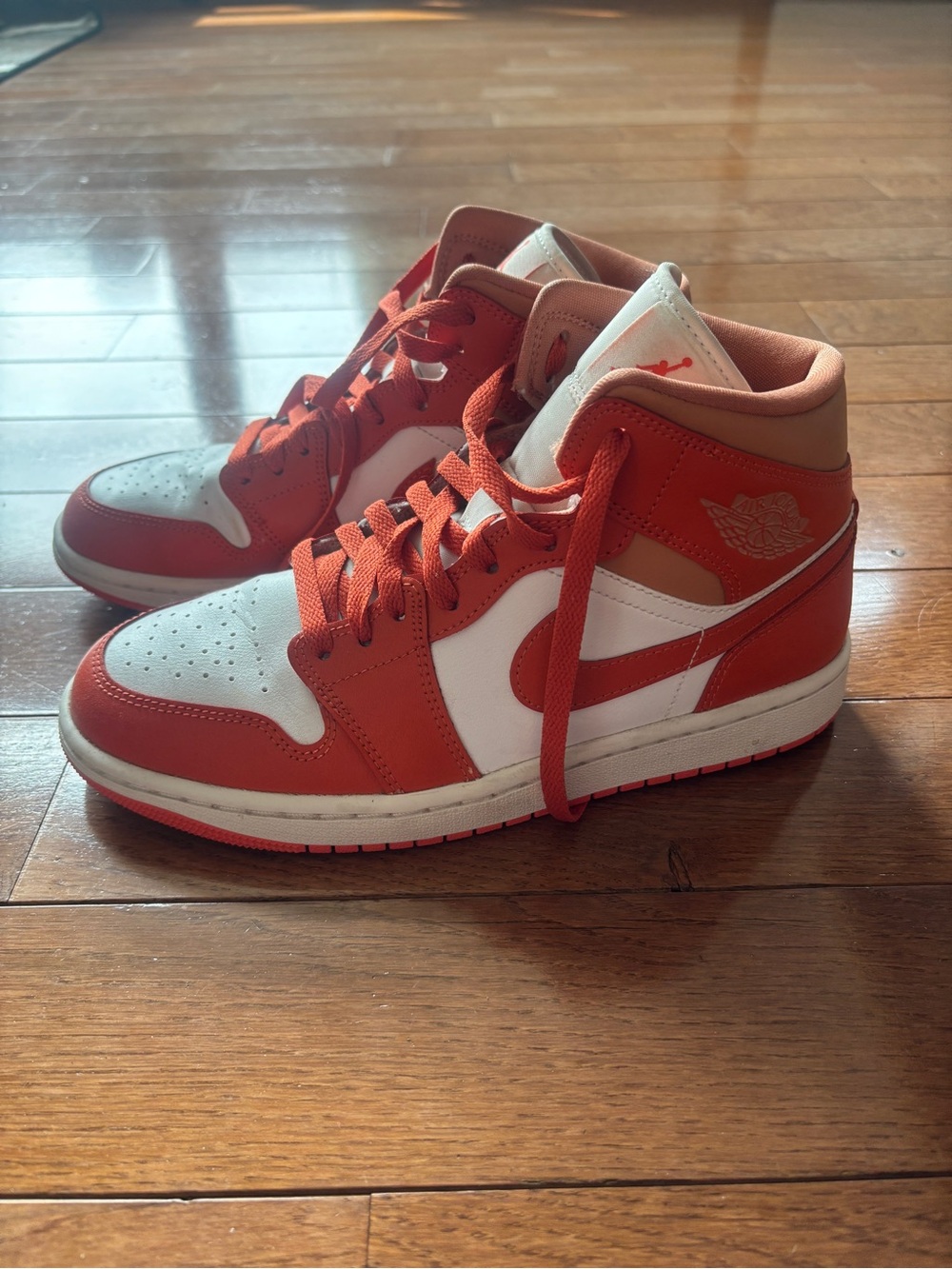Nike Air Jordan 1 High - Orange & White